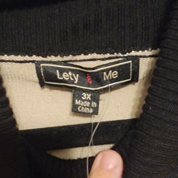 Lety & Me Cold Shoulder Sweater 3X - Picture 2 of 6